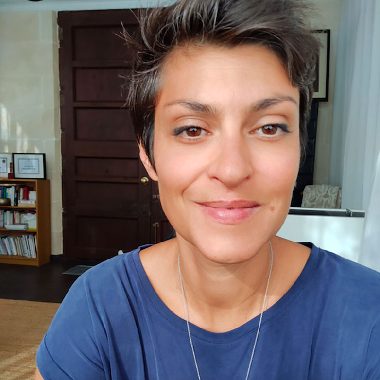 Julie Tavarés, Hypnose humaniste